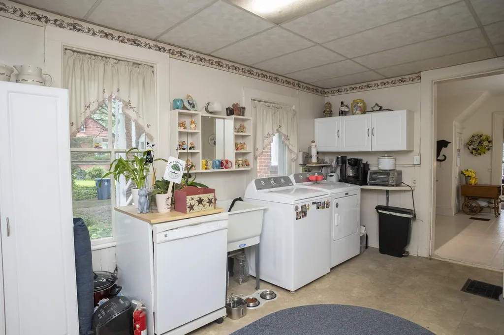 112 E Maple Street Vicksburg Village MI 49097