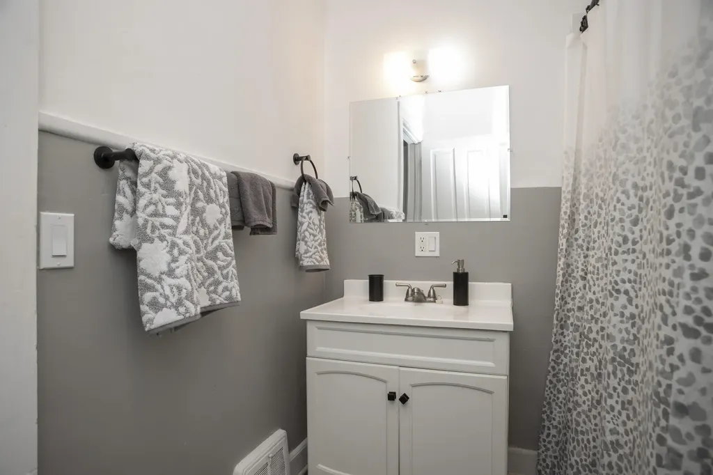 112 E Maple Street Vicksburg Village MI 49097