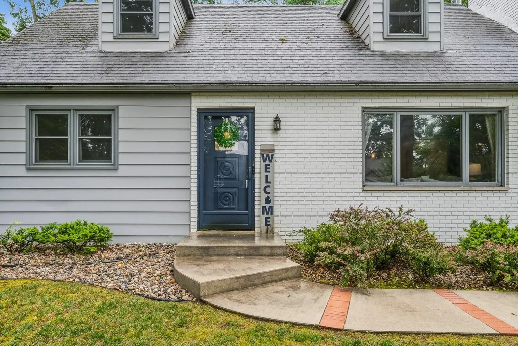 726 Lakeview Drive Portage City MI 49002