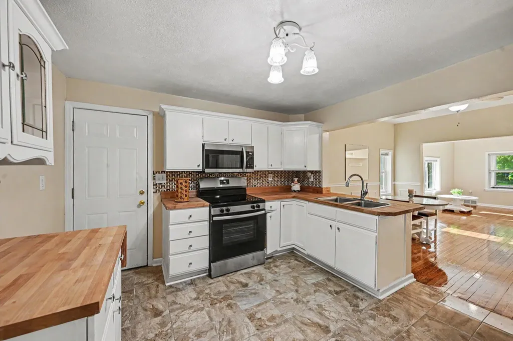68 W Baldwin Avenue W Battle Creek City MI 49037