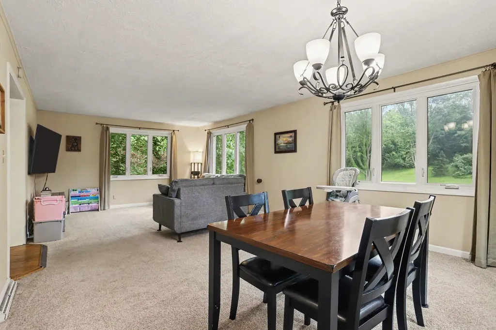 2518 E G Avenue Kalamazoo City MI 49004