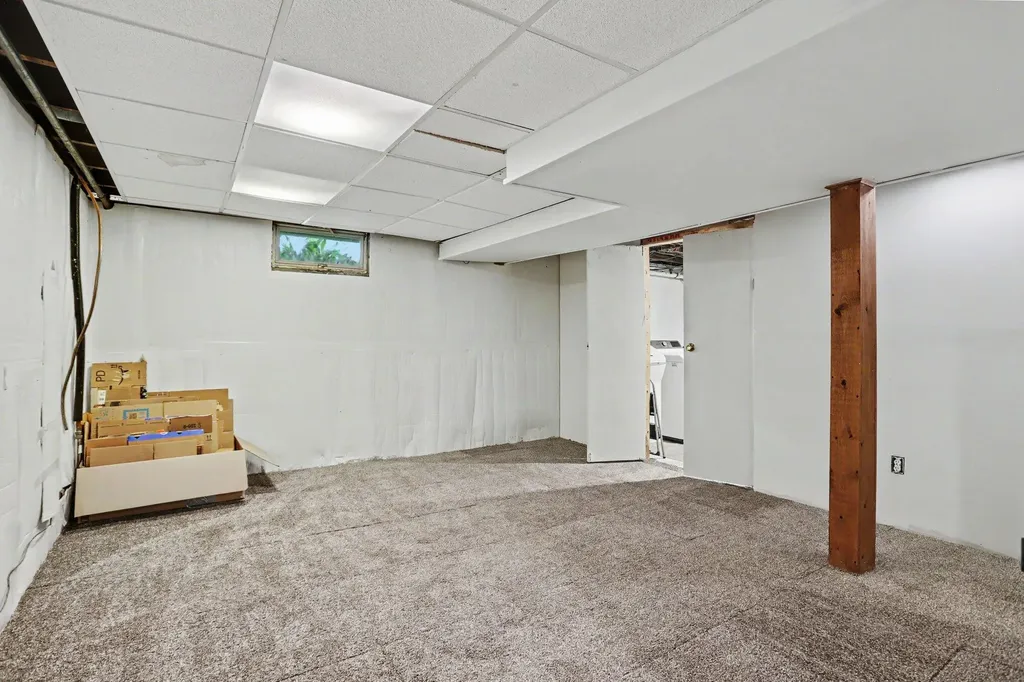 2518 E G Avenue Kalamazoo City MI 49004