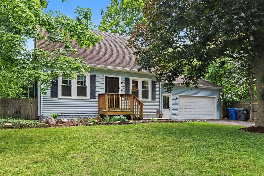 2518 E G Avenue Kalamazoo City MI 49004
