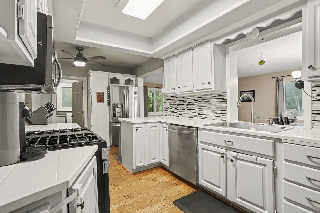 2518 E G Avenue Kalamazoo City MI 49004