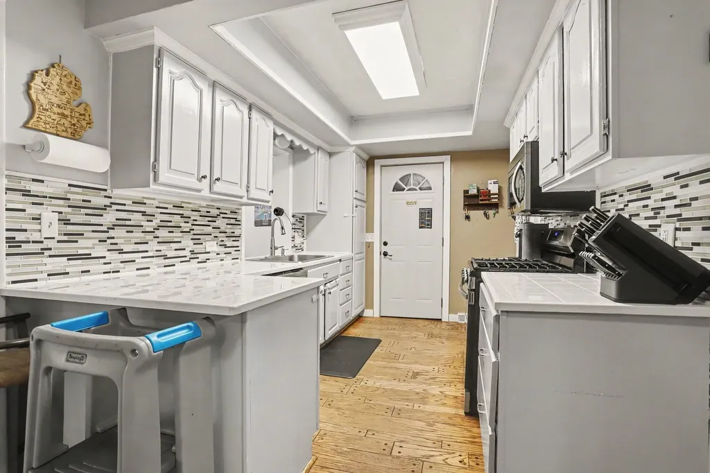 2518 E G Avenue Kalamazoo City MI 49004