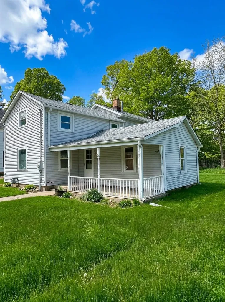 327 N Robinson Street Schoolcraft Village MI 49087