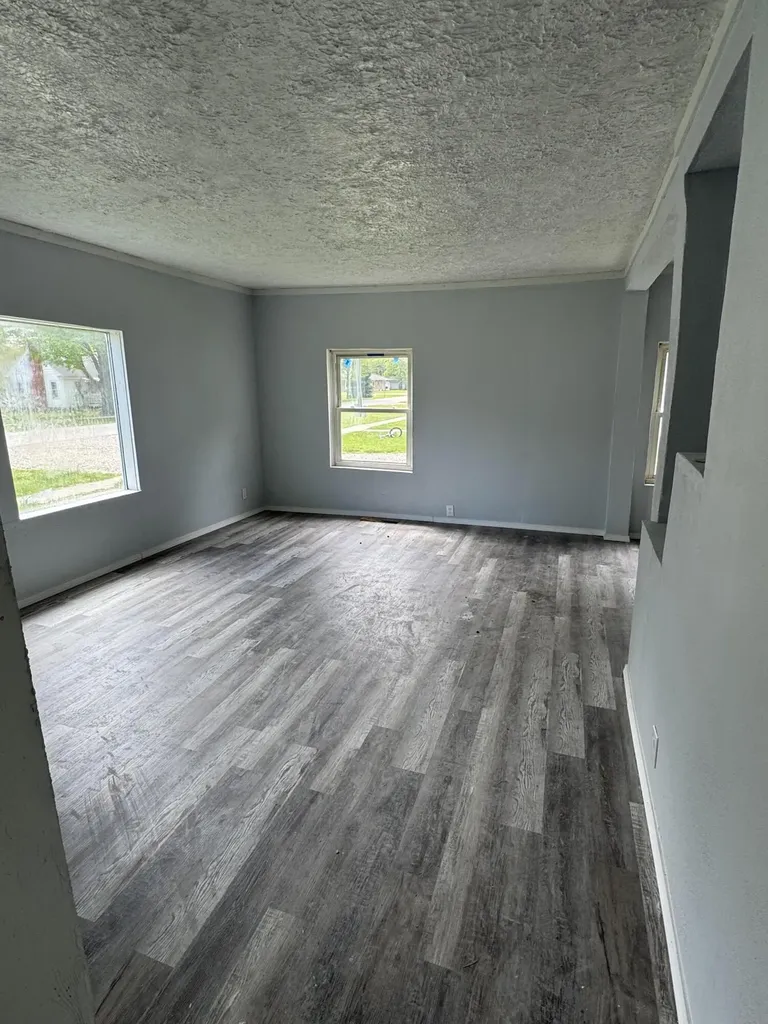 327 N Robinson Street Schoolcraft Village MI 49087