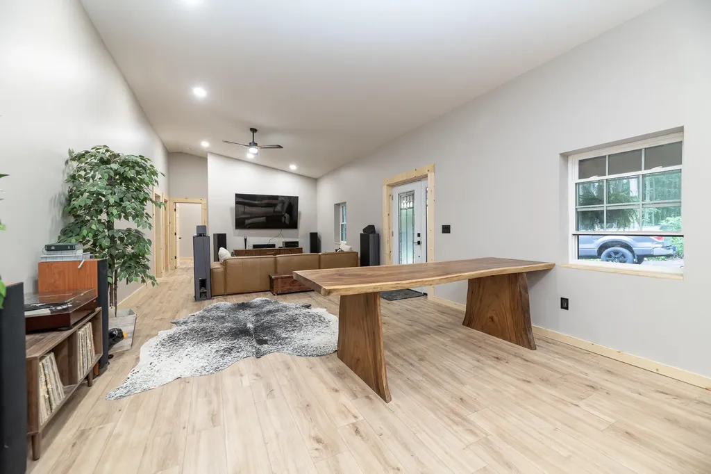 30996 22nd Street Almena Township MI 49009