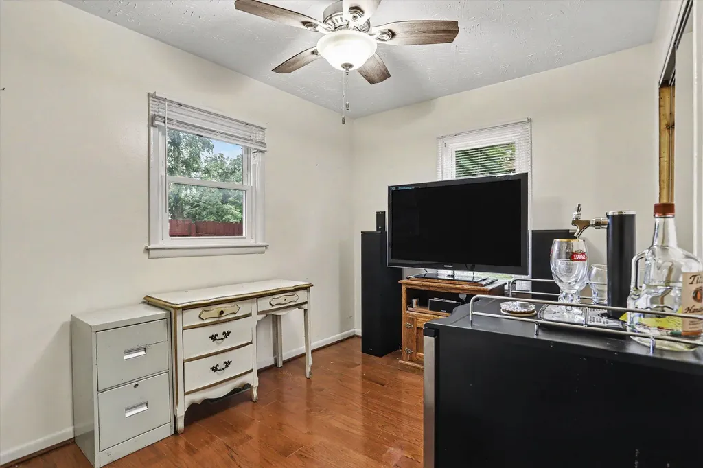 2207 Homecrest Avenue Kalamazoo City MI 49001