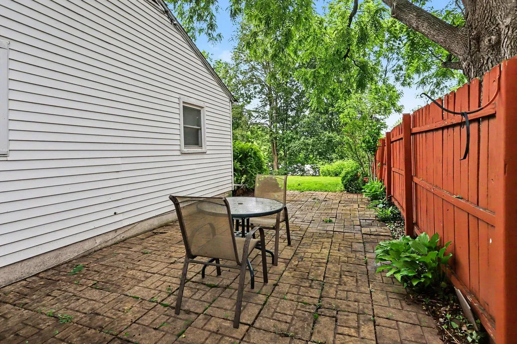 2207 Homecrest Avenue Kalamazoo City MI 49001