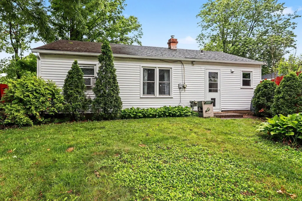 2207 Homecrest Avenue Kalamazoo City MI 49001