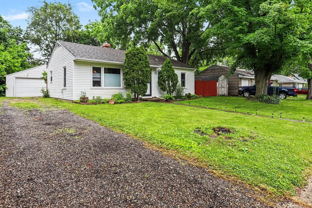 2207 Homecrest Avenue Kalamazoo City MI 49001