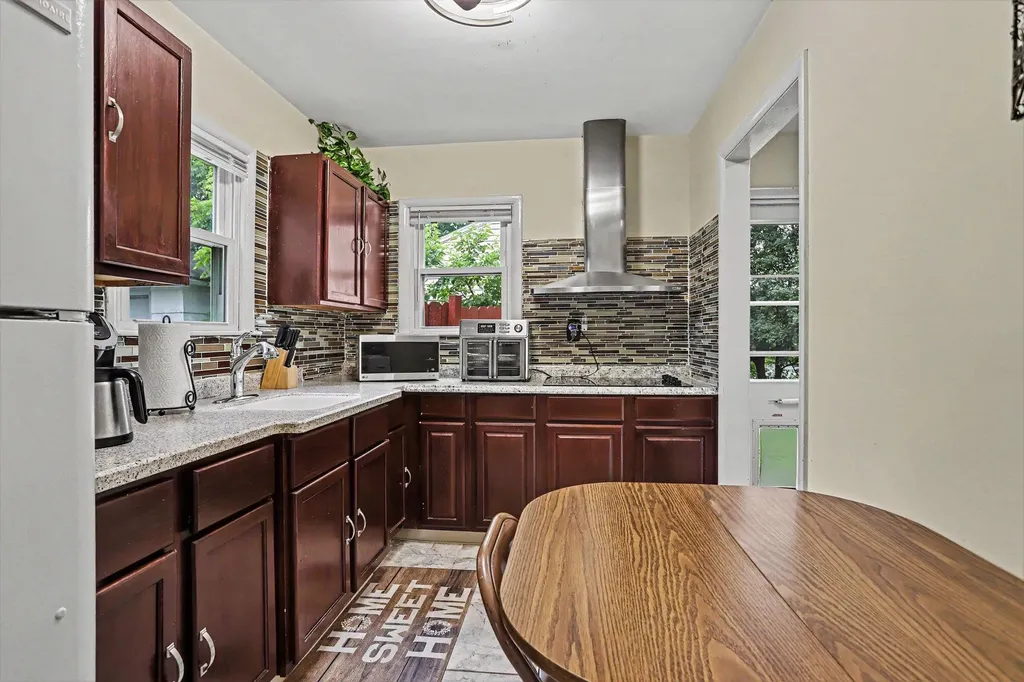 2207 Homecrest Avenue Kalamazoo City MI 49001