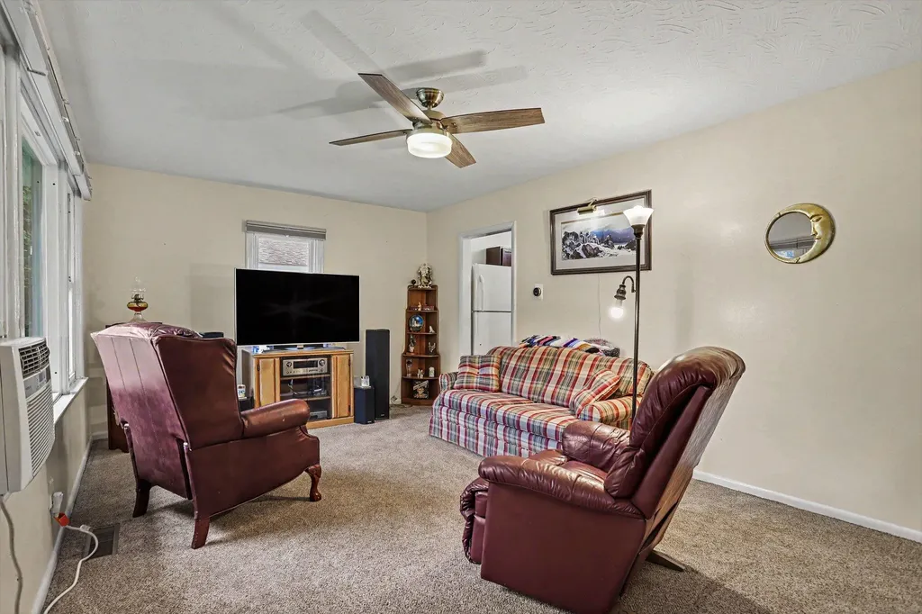 2207 Homecrest Avenue Kalamazoo City MI 49001