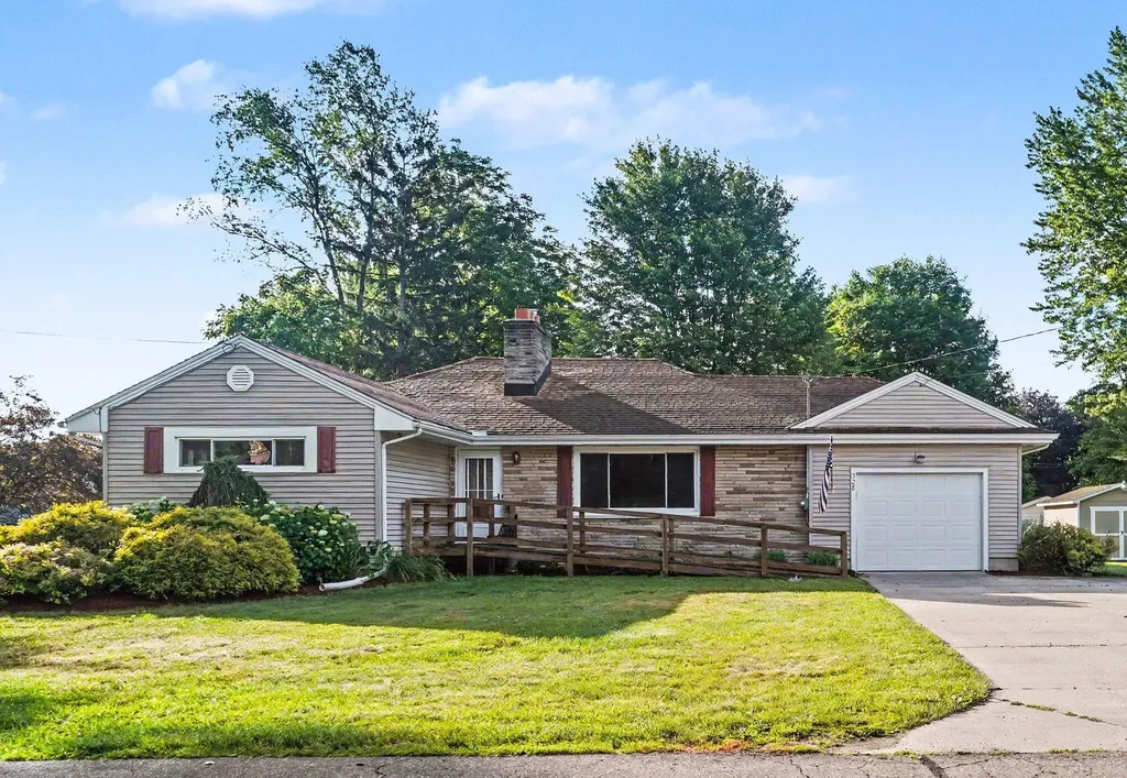 328 Milton Avenue Pennfield Charter Township MI 49017