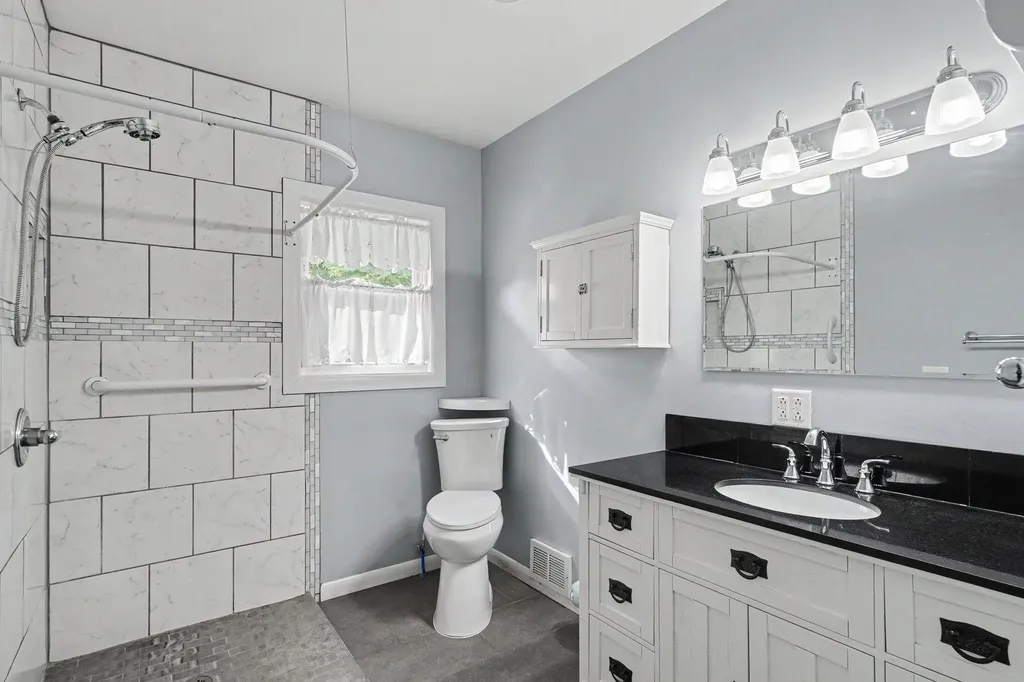 328 Milton Avenue Pennfield Charter Township MI 49017