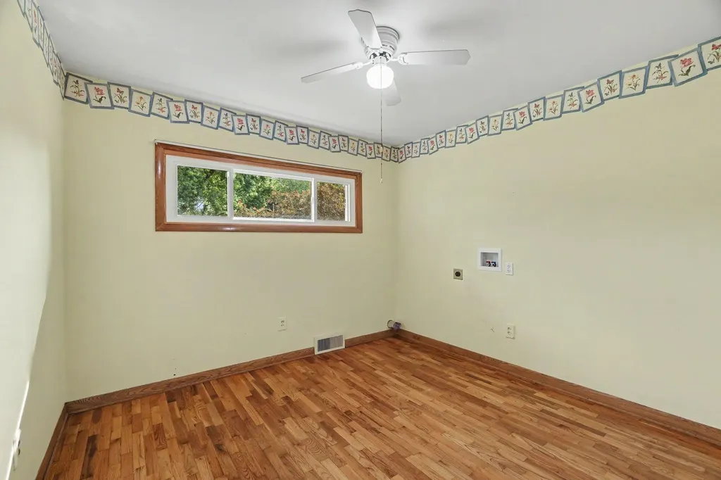 328 Milton Avenue Pennfield Charter Township MI 49017
