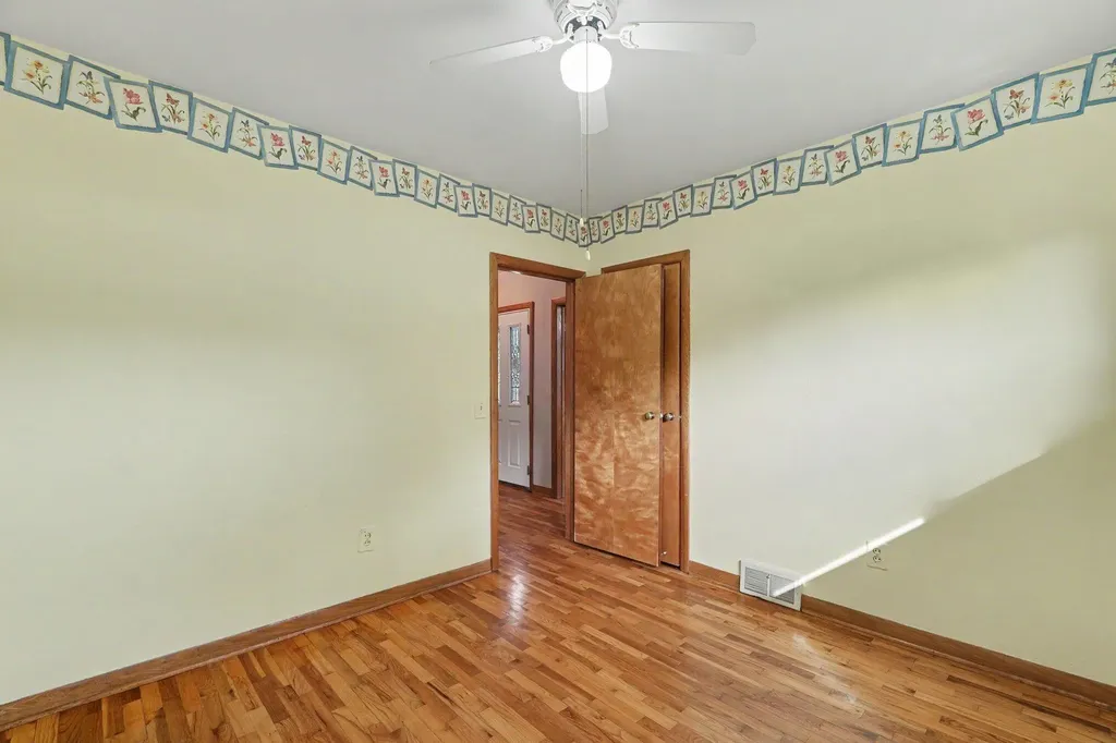 328 Milton Avenue Pennfield Charter Township MI 49017