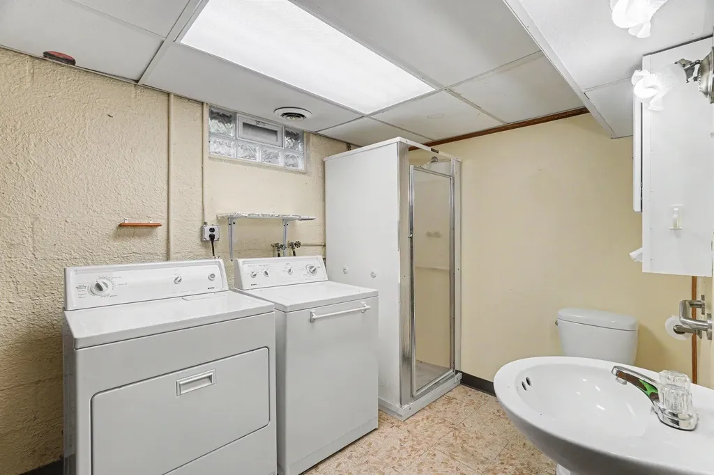 328 Milton Avenue Pennfield Charter Township MI 49017