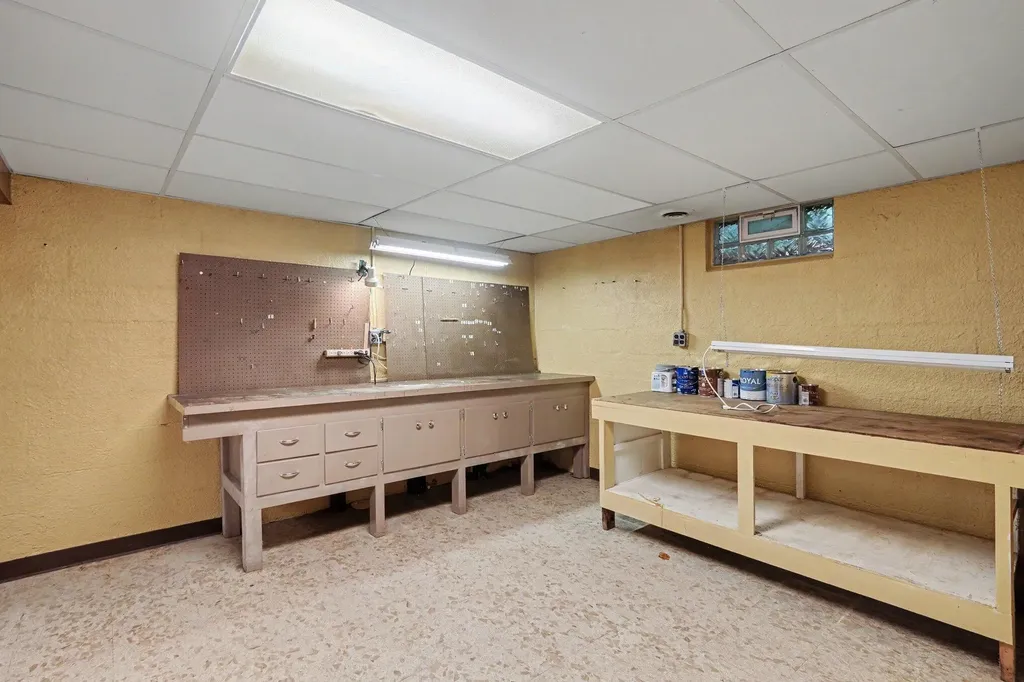 328 Milton Avenue Pennfield Charter Township MI 49017