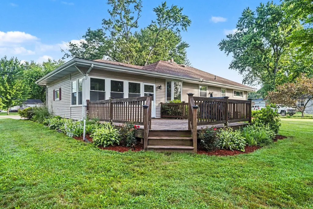 328 Milton Avenue Pennfield Charter Township MI 49017