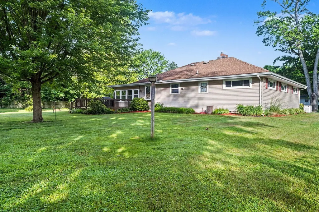328 Milton Avenue Pennfield Charter Township MI 49017