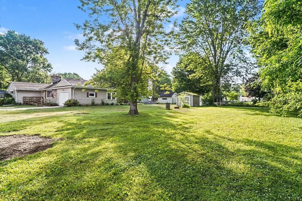 328 Milton Avenue Pennfield Charter Township MI 49017