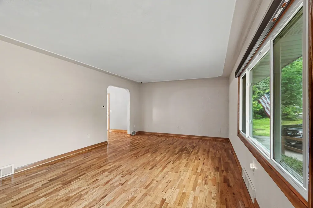 328 Milton Avenue Pennfield Charter Township MI 49017