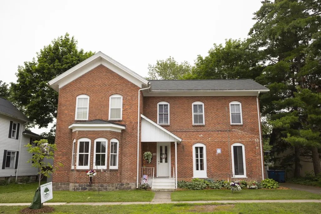 112 E Maple Street Vicksburg Village MI 49097