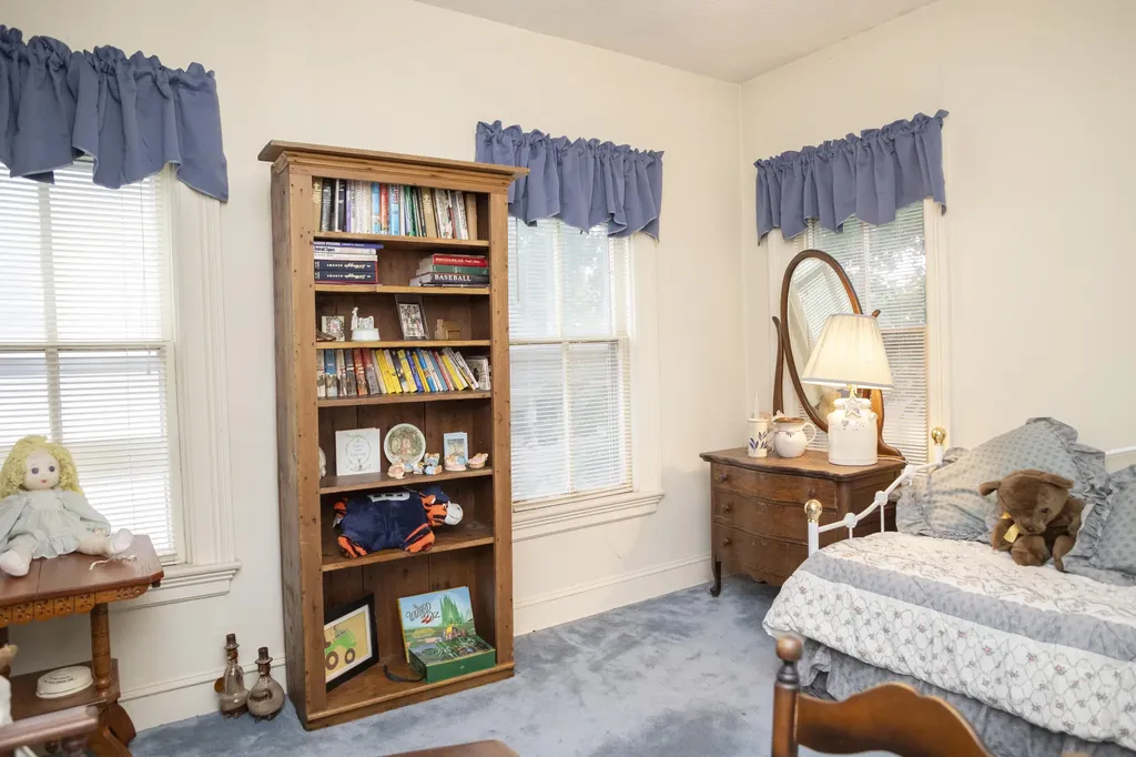 112 E Maple Street Vicksburg Village MI 49097