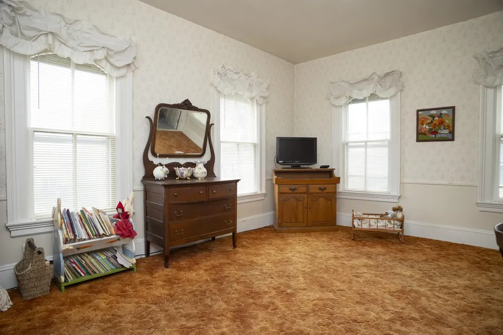 112 E Maple Street Vicksburg Village MI 49097