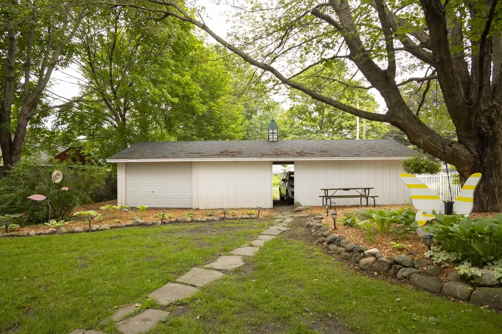 112 E Maple Street Vicksburg Village MI 49097