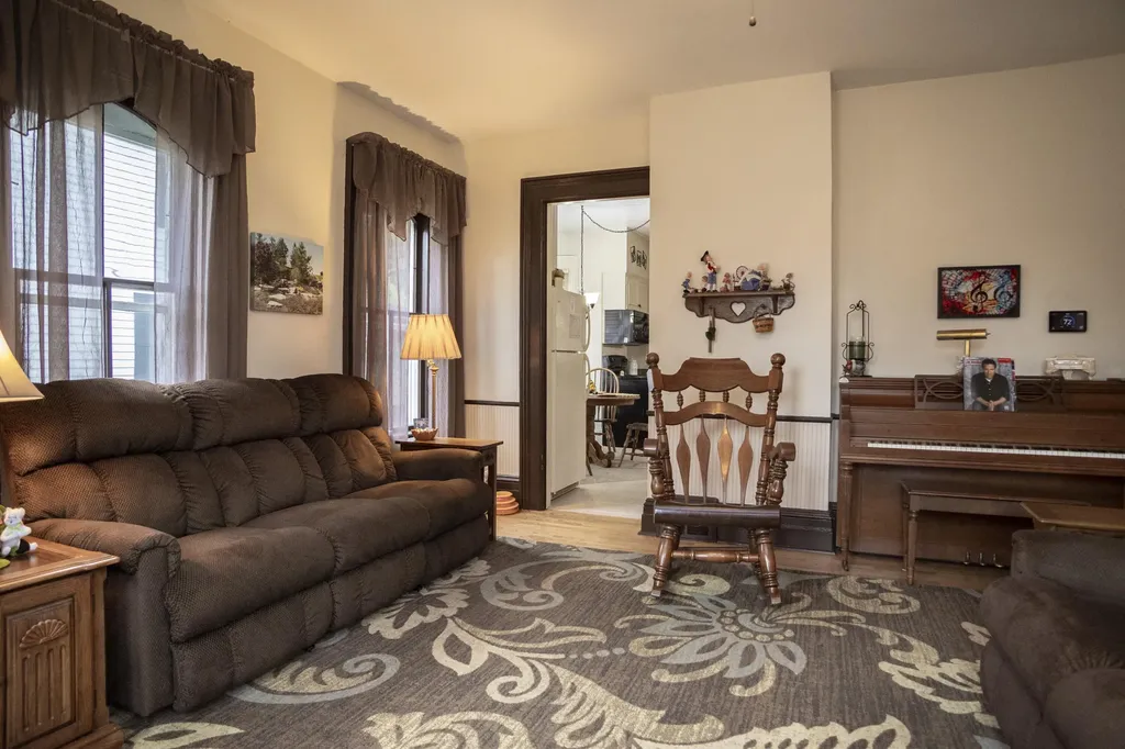 112 E Maple Street Vicksburg Village MI 49097