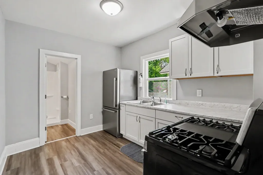 1117 Mills Street Kalamazoo City MI 49001