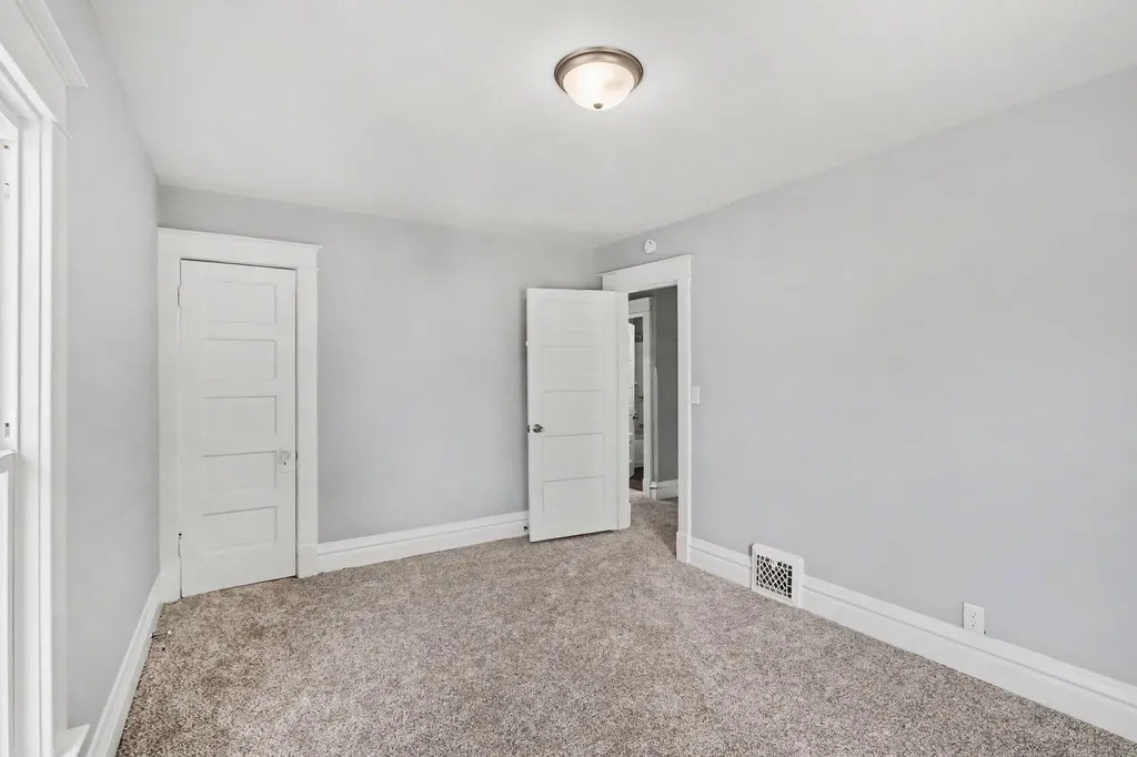 1117 Mills Street Kalamazoo City MI 49001