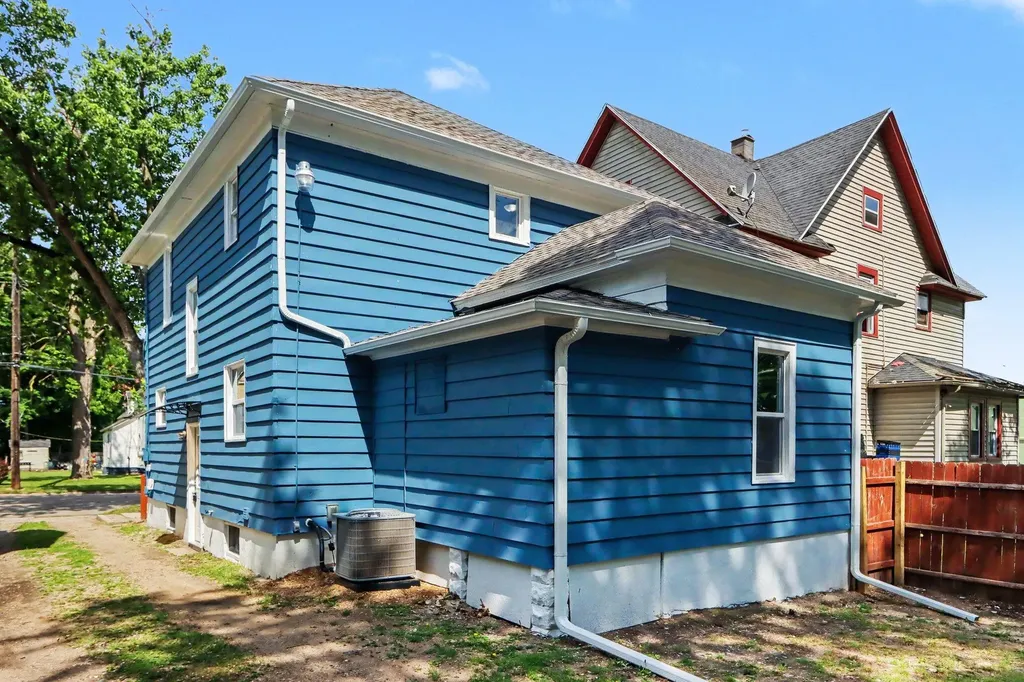 1117 Mills Street Kalamazoo City MI 49001