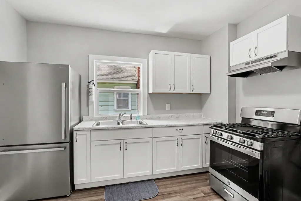 1117 Mills Street Kalamazoo City MI 49001