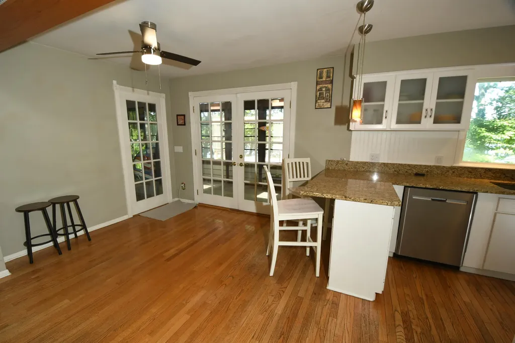 803 N Kalamazoo Street Paw Paw Village MI 49079