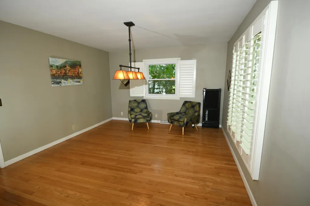 803 N Kalamazoo Street Paw Paw Village MI 49079