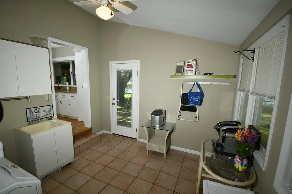 803 N Kalamazoo Street Paw Paw Village MI 49079