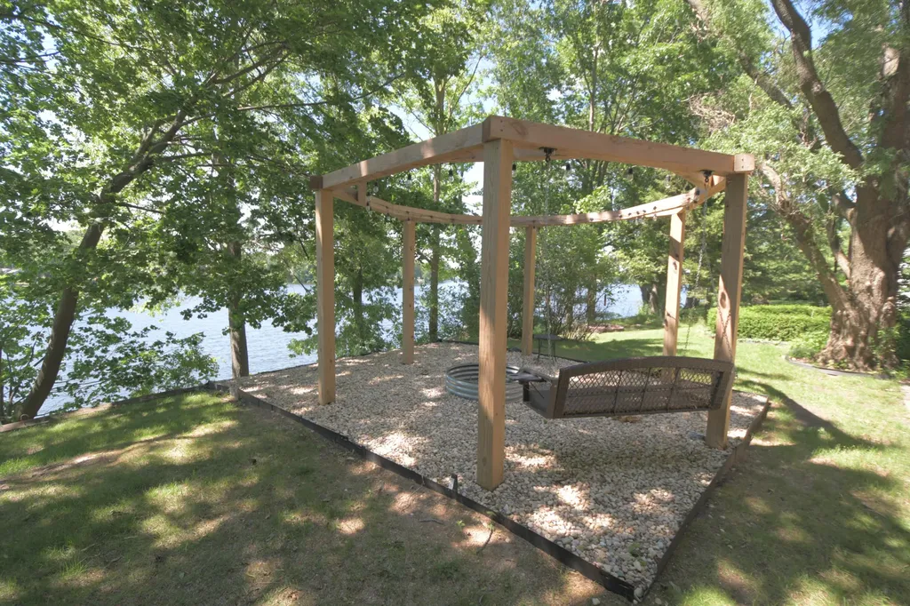 803 N Kalamazoo Street Paw Paw Village MI 49079