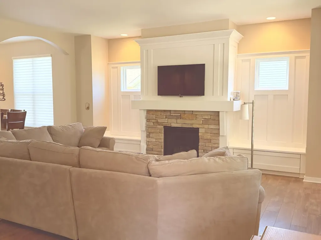 576 Brownstone Street Holland City MI 49423