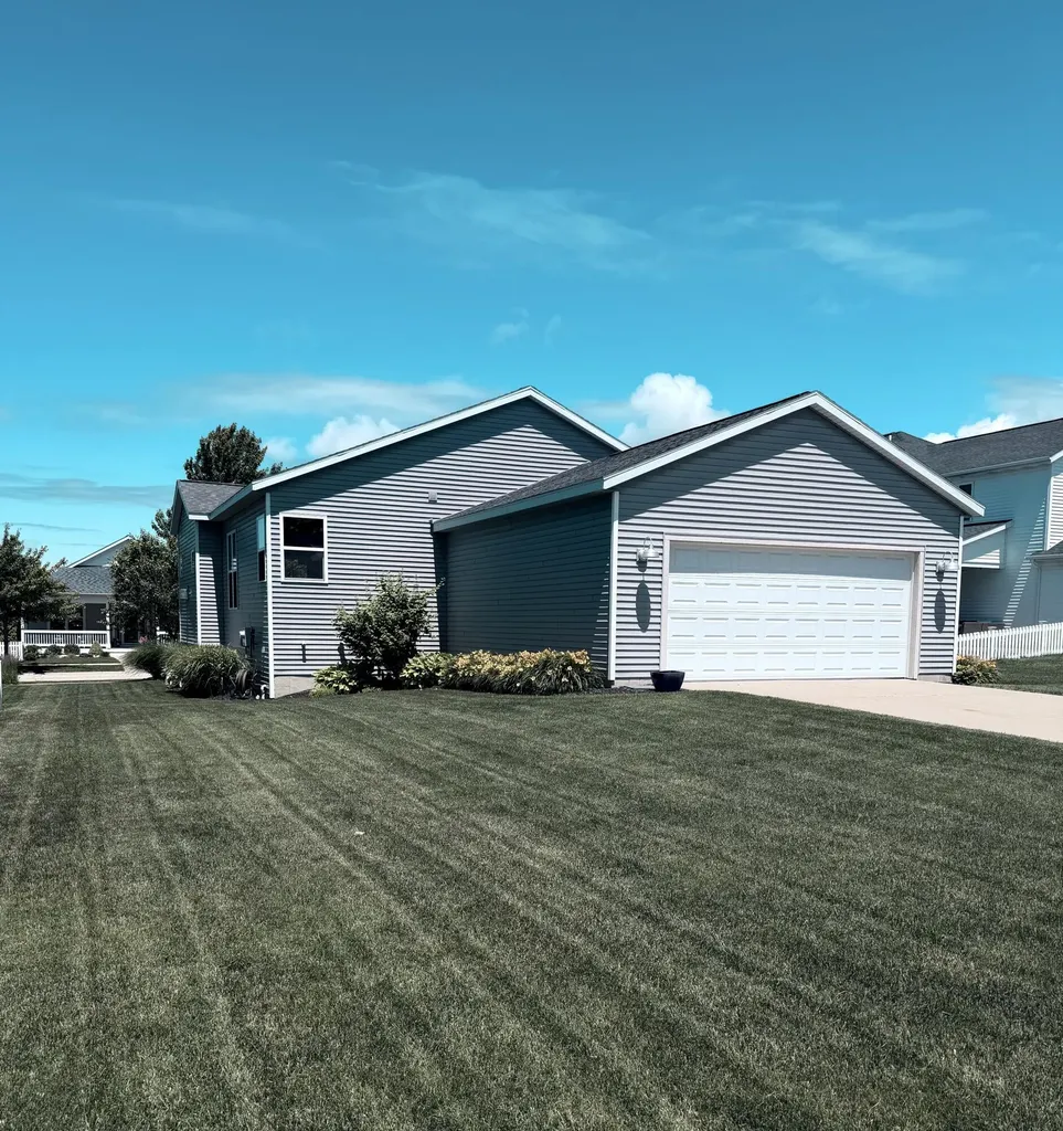 576 Brownstone Street Holland City MI 49423