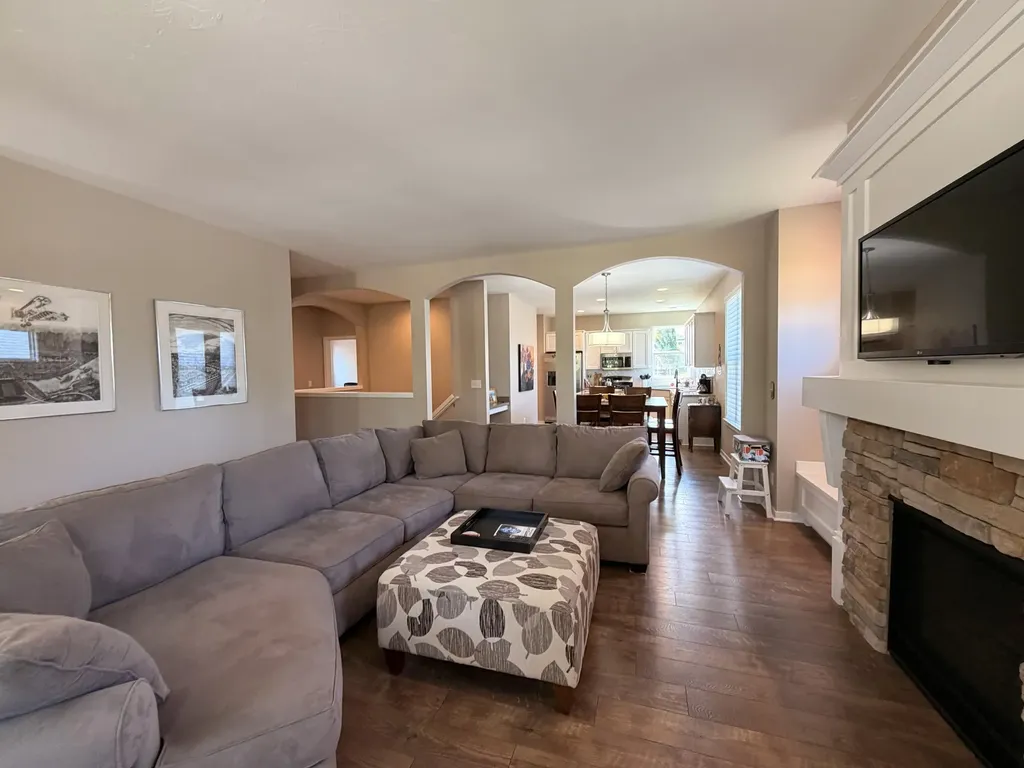 576 Brownstone Street Holland City MI 49423