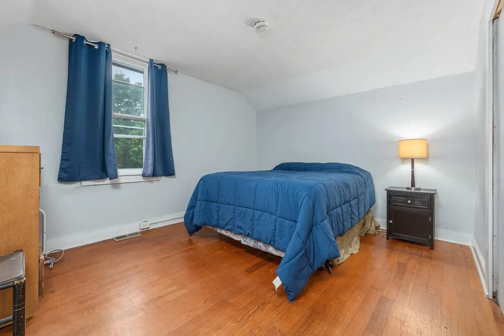 717 Mccourtie Street Kalamazoo City MI 49008
