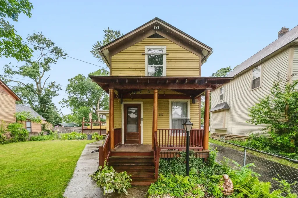 717 Mccourtie Street Kalamazoo City MI 49008