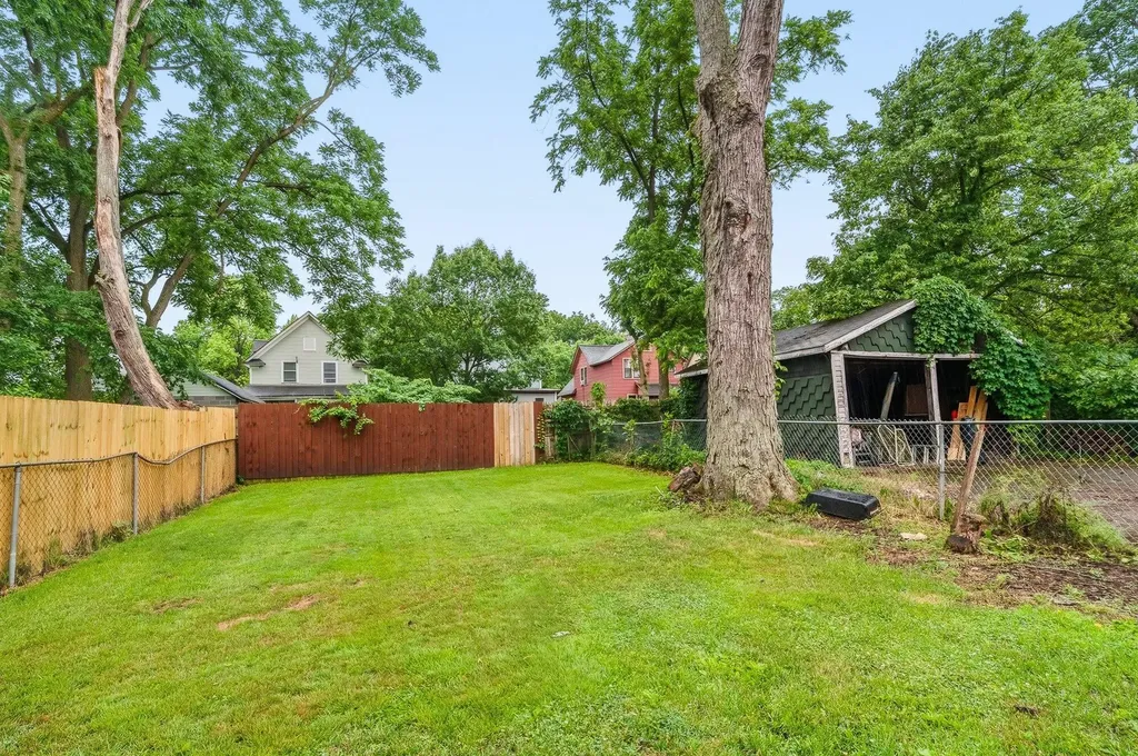 717 Mccourtie Street Kalamazoo City MI 49008