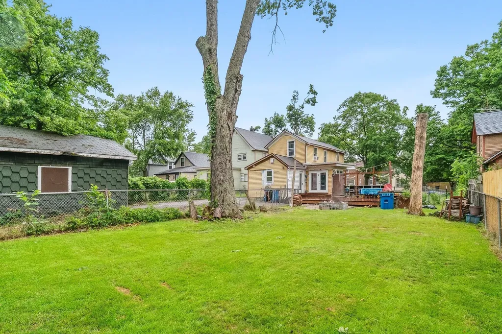 717 Mccourtie Street Kalamazoo City MI 49008