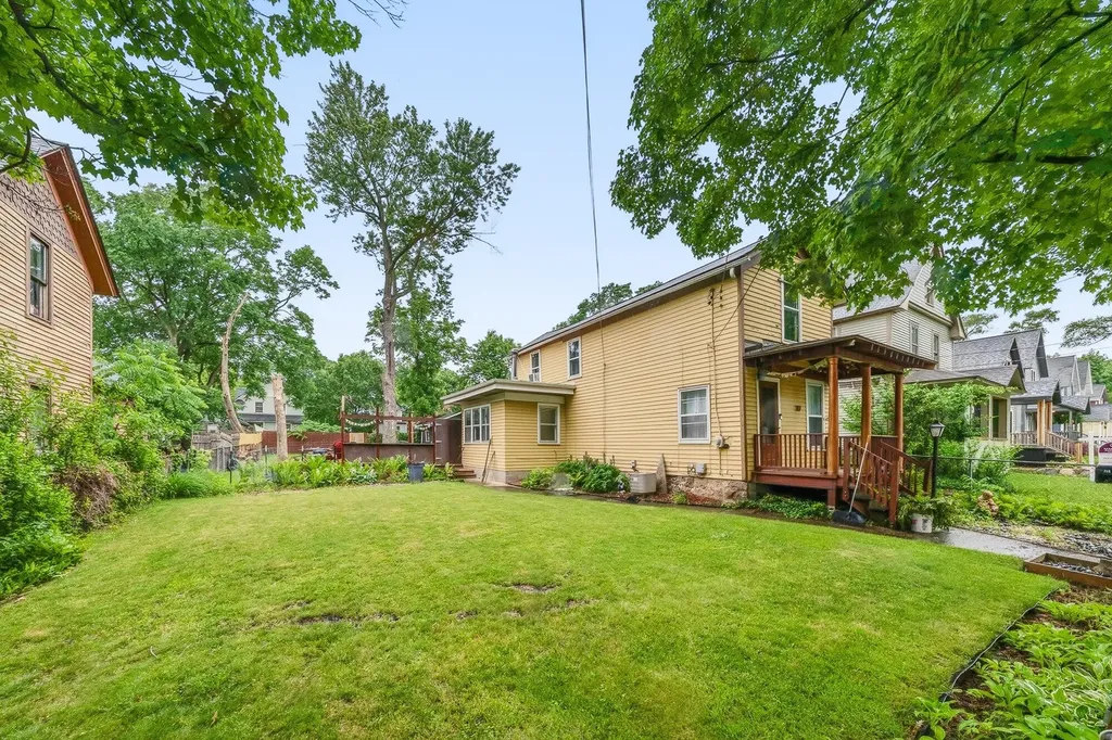 717 Mccourtie Street Kalamazoo City MI 49008