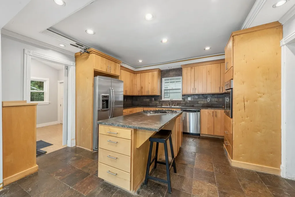 717 Mccourtie Street Kalamazoo City MI 49008